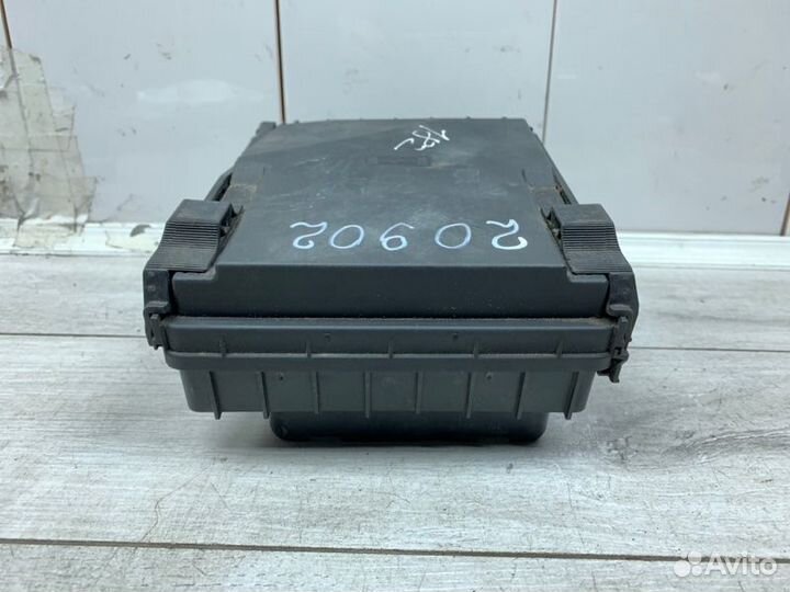 Блок предохранителей Volkswagen Touran минивэн BLS