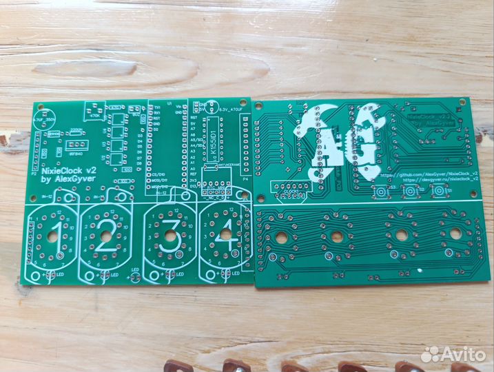 Часы на лампах ин 12