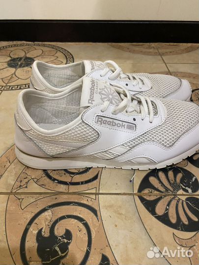 Спортивный костюм reebok и кроссовок рибок