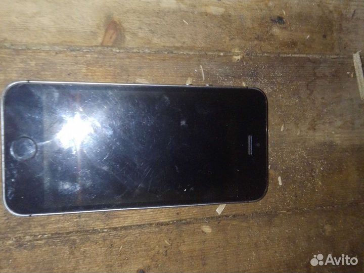 Телефон iPhone 5s