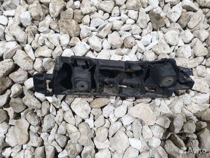 Кронштейн заднего бампера Шевроле Круз Cruze