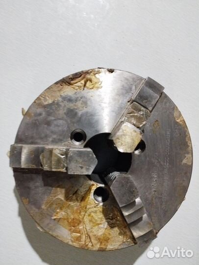 Трёхкулачковый токарный патрон