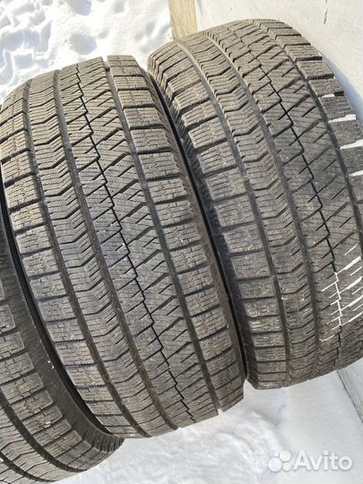 Bridgestone Blizzak VRX2 205/55 R16