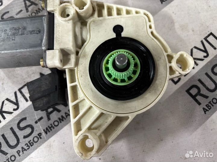 Моторчик стеклоподъемника задний левый Mercedes S