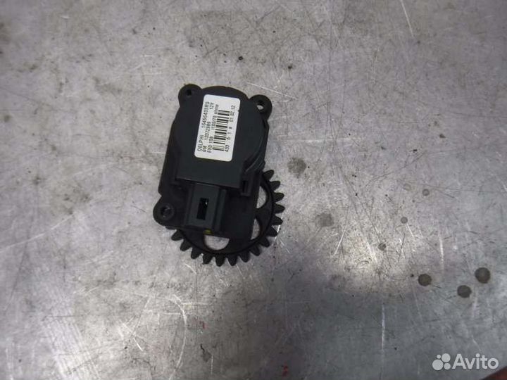 Моторчик заслонки отопителя Chevrolet Cruze F16D3
