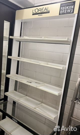 Стелаж в салон красоты