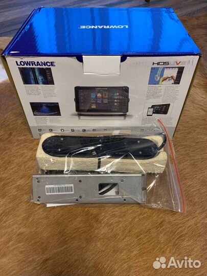 Эхолот lowrence HDS 12 live