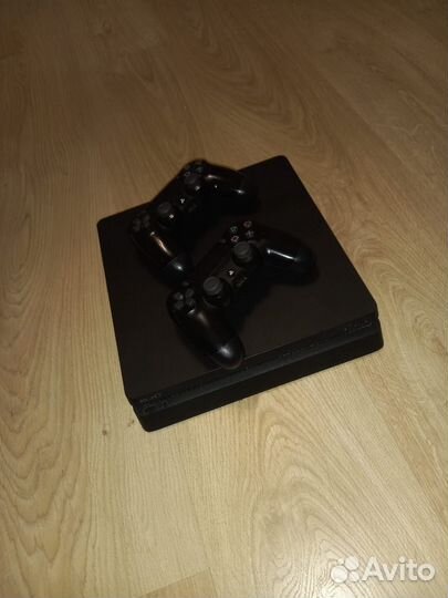 Игровая приставка ps4