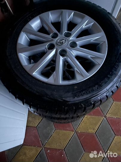 Goodyear UltraGrip 215/55 R17