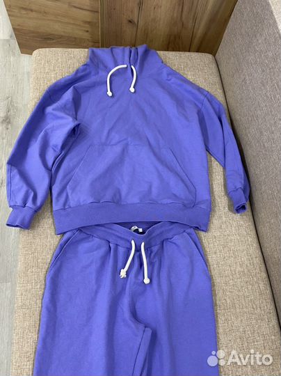 Костюм спортивный новый женский 44