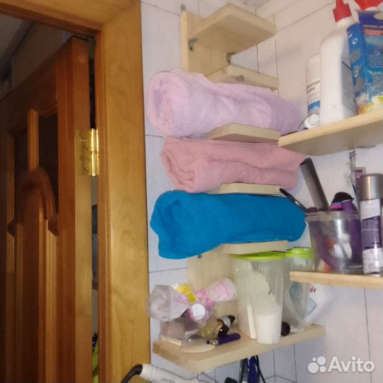 Полочка под полотенце в ванную