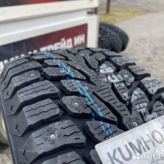 Kumho WinterCraft Ice Wi32 235/45 R18