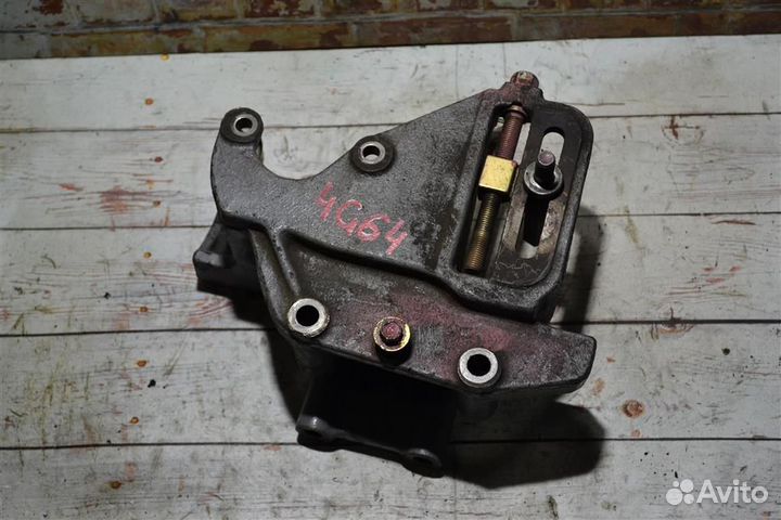 Кронштейн насоса гидроусилителя Mitsubishi