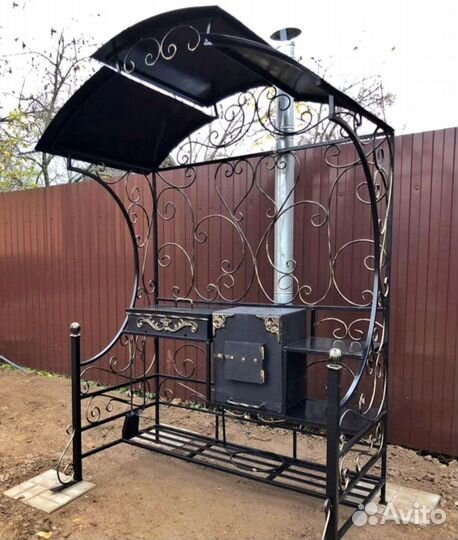 Мангал с крышей