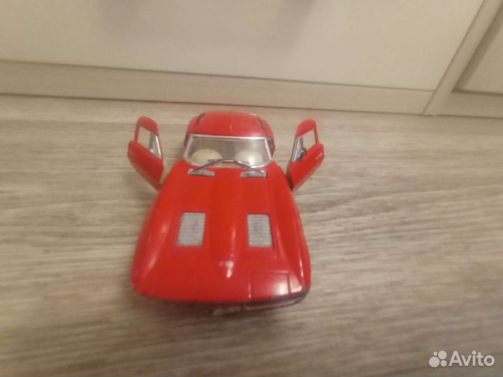 Машинки игрушечные