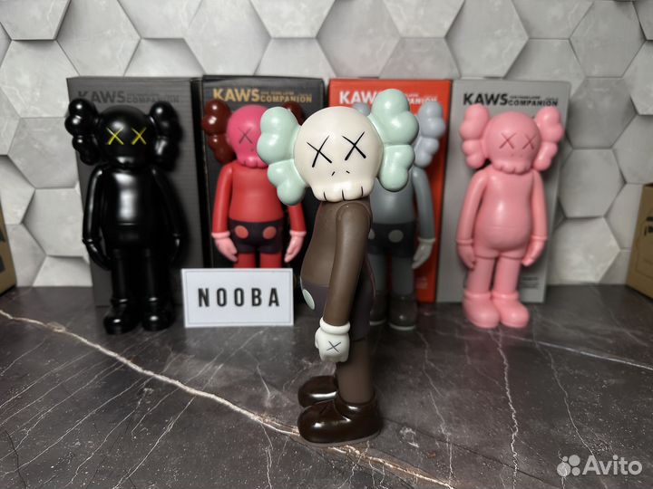 Фигурка kaws