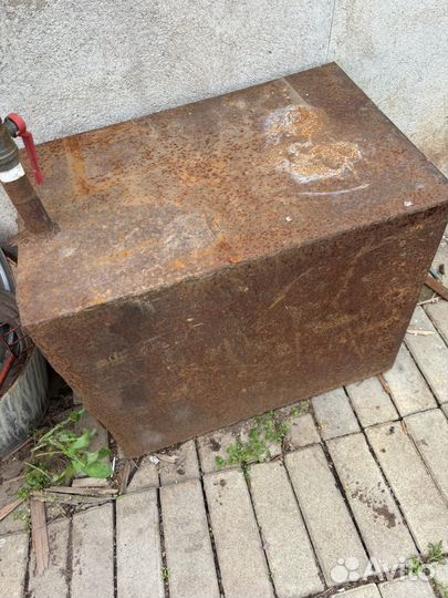 Продам металлический бак