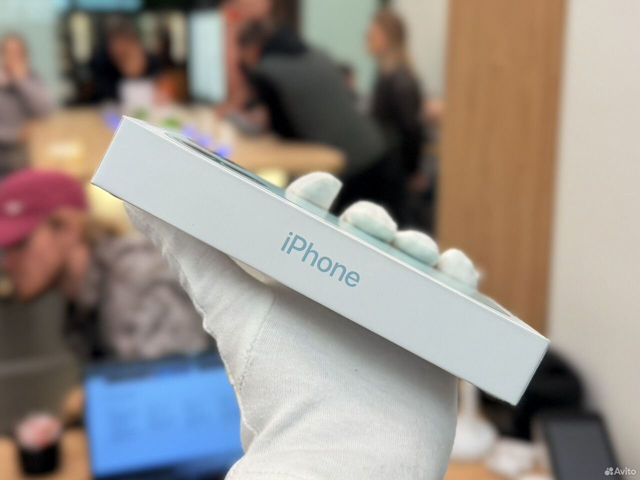 iPhone 16, 256 ГБ, SIM + eSIM