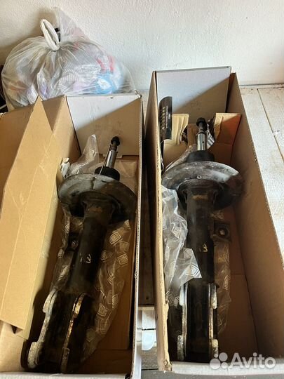 Амортизаторы передние на Санта фе 3