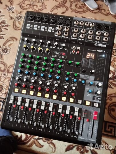 Цифровой микшерный пульт yamaha