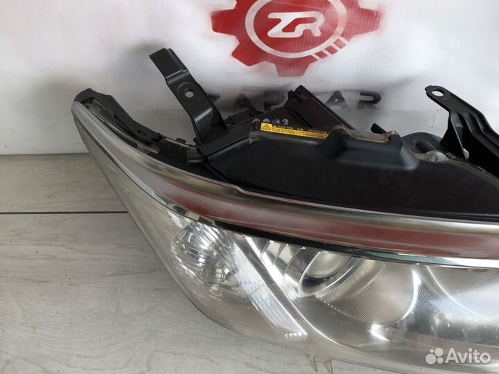 Toyota Camry V55 Фара правая