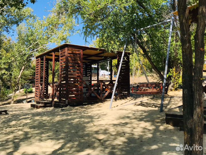 Беседки на берегу Волги/Отдых у воды