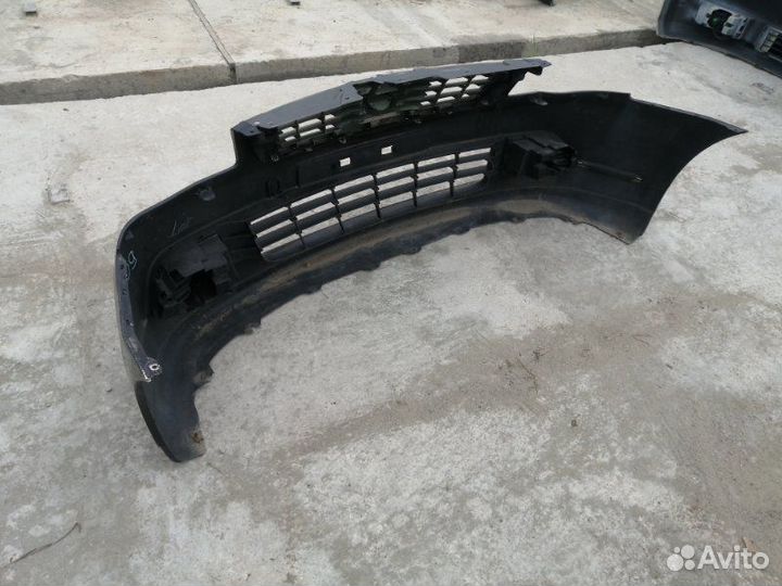 Бампер передний Nissan Bluebird Sylphy G11