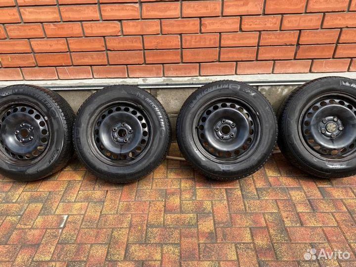 Michelin X-Ice 215/60 R16