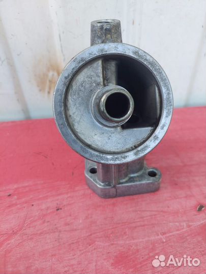 Кронштейн масляного фильтра Mercedes-Benz W124