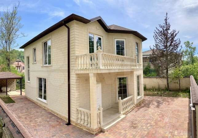 Дом 185 м² на участке 4,2 сот.