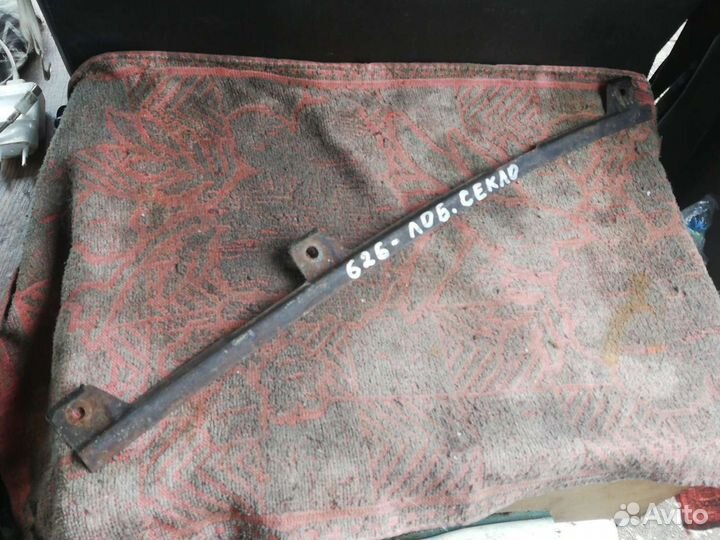 Кронштейн лобового стекла Мазда 626 GE