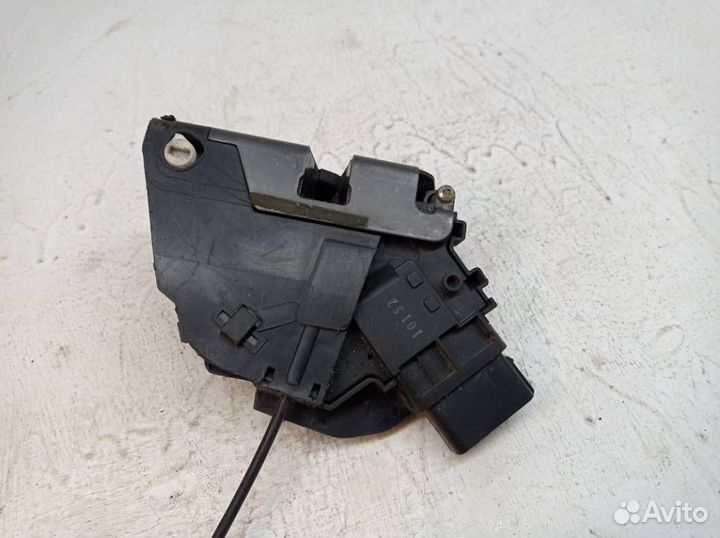 Замок двери задней правой