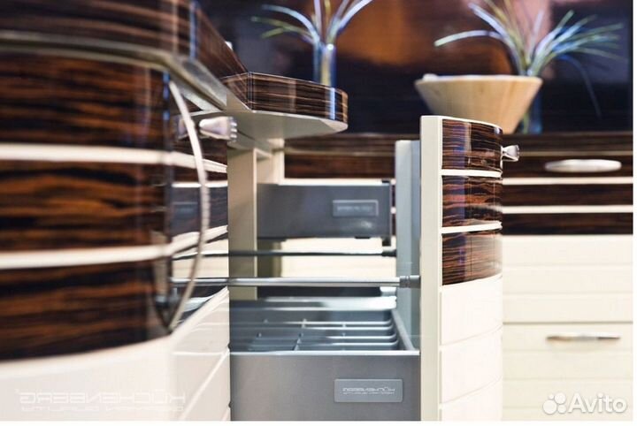 Угловая новая кухня в наличии Выставочный образец