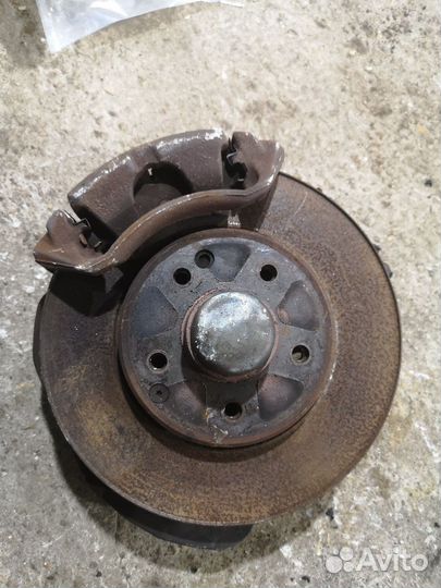 Ступица передняя правая Mercedes-Benz C-Class S203