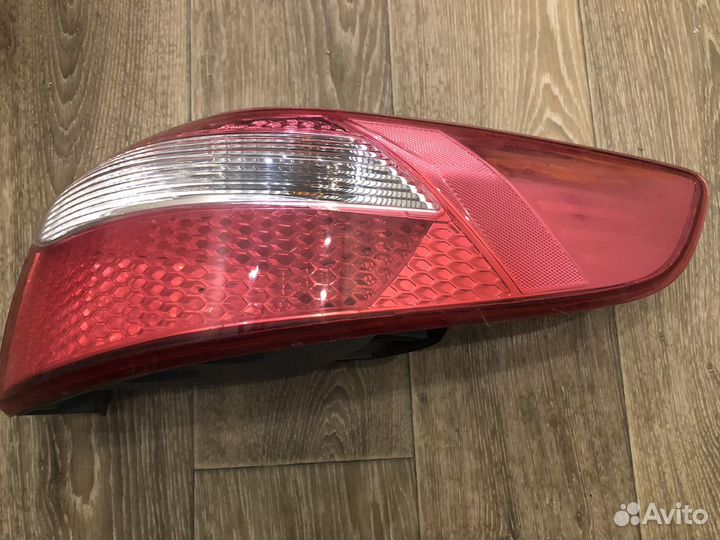 Фонарь задний правый kia rio3 седан 2012