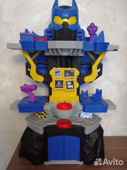 Робот трансформер бетмен