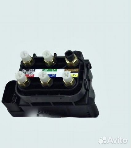 Блок клапанов пневмоподвески Mercedes M-класс W164