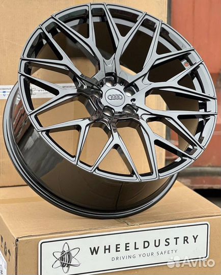 Кованые диски Audi Q8 R22 наличие