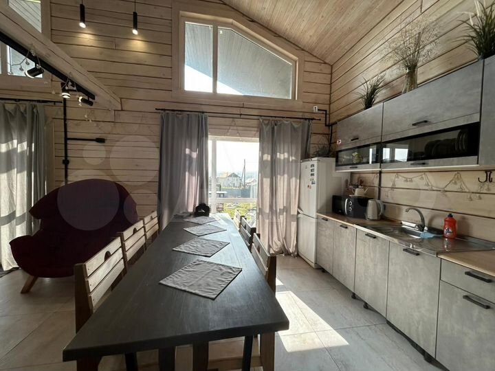 Гостиница, 93 м²