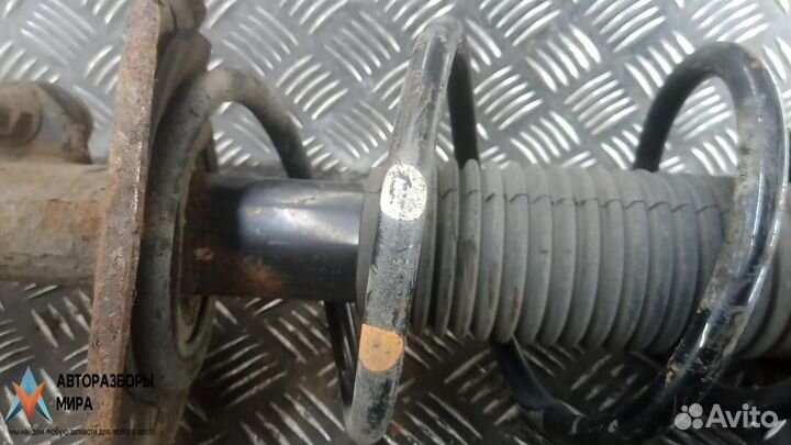 Стойка передняя правая Nissan Juke YF15 рест. 2013