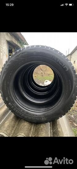 Nokian Tyres Hakkapeliitta 4 215/60 R16