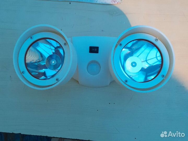 Светодиодный светильник с датчиком движнния