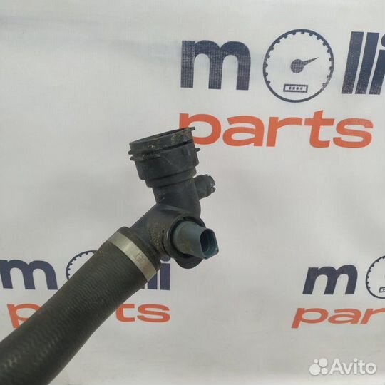 Патрубок системы охлаждения Audi A4 B9 2019