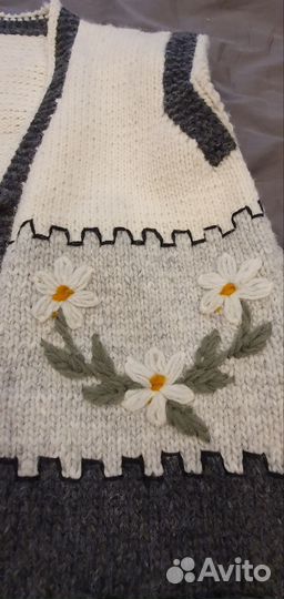 Жилетка вязаная