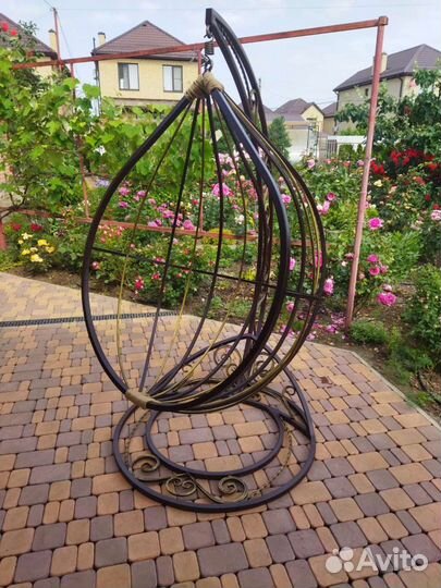 Садовая качеля кокон,кованая