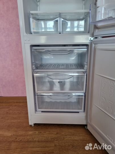 Холодильник Indesit DS 318 W