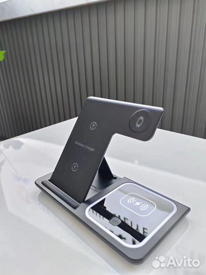 Беспроводная зарядка для iPhone 3 в 1