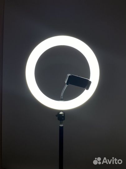 Кольцевая лампа со штативом 24 см