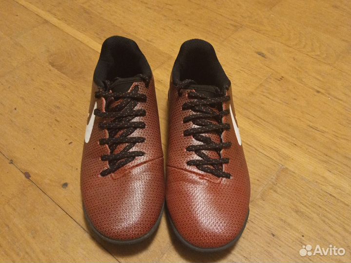 Футбольные бутсы