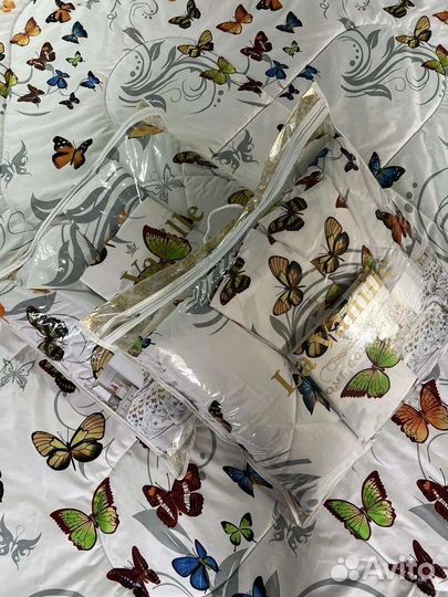 Одеяло с наволочками и простыней